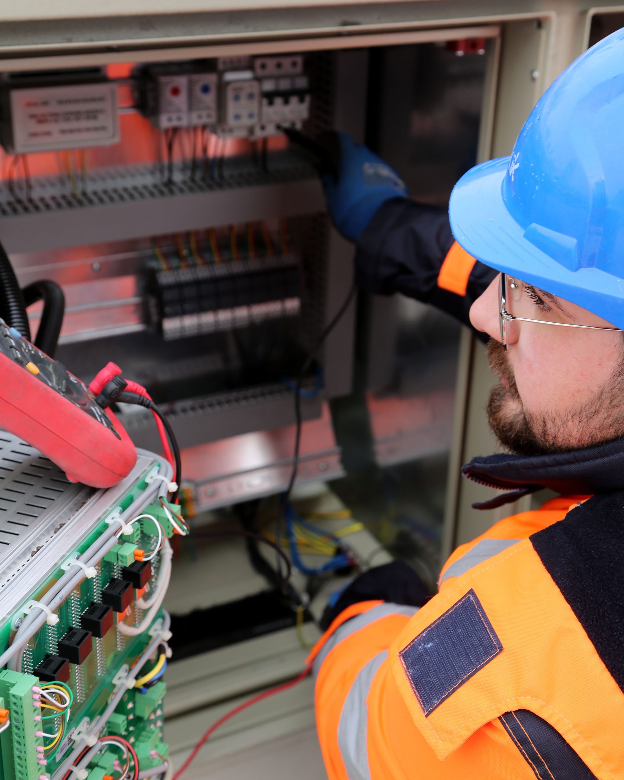 Perfect Power electrician responding to an emergency call-out